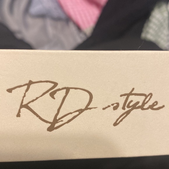 Light weight long sleeve too - Picture 3 of 3